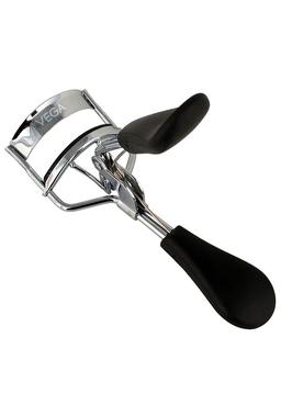 9 Proven Tips to Grow Longer, Thicker Eyelashes Naturally