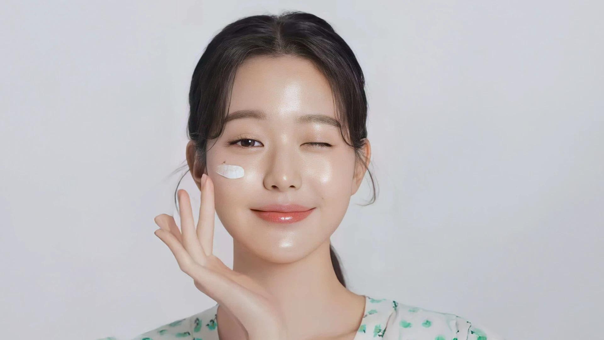12 Best Korean Skincare Products for Glowing Skin