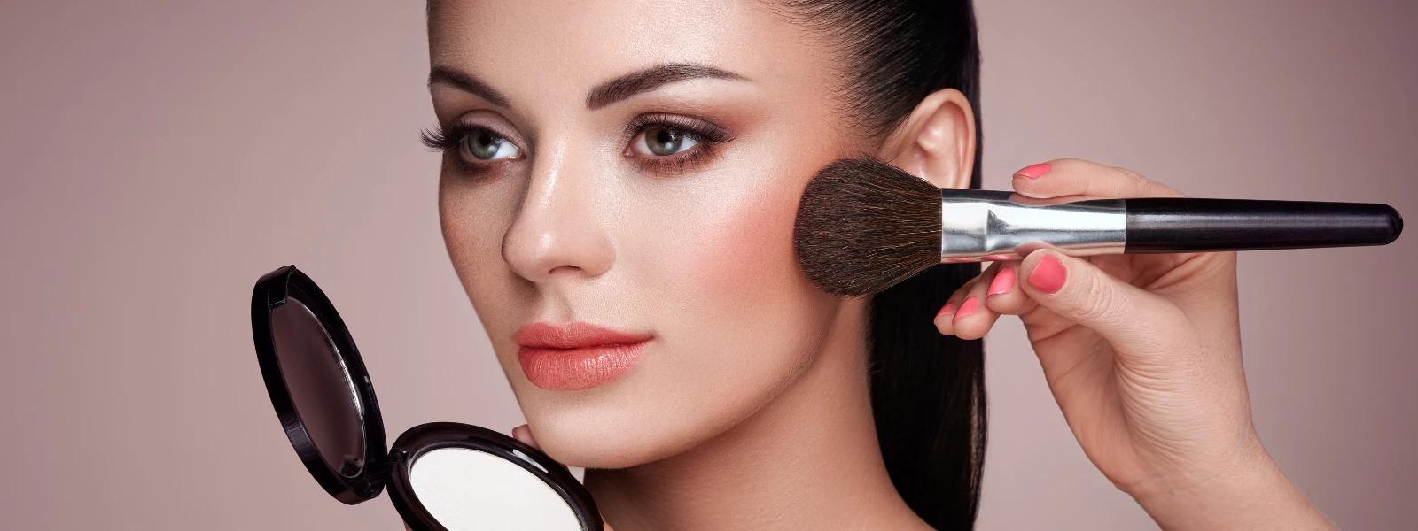 5 Best Highlighters for Warm Indian Skin Tones