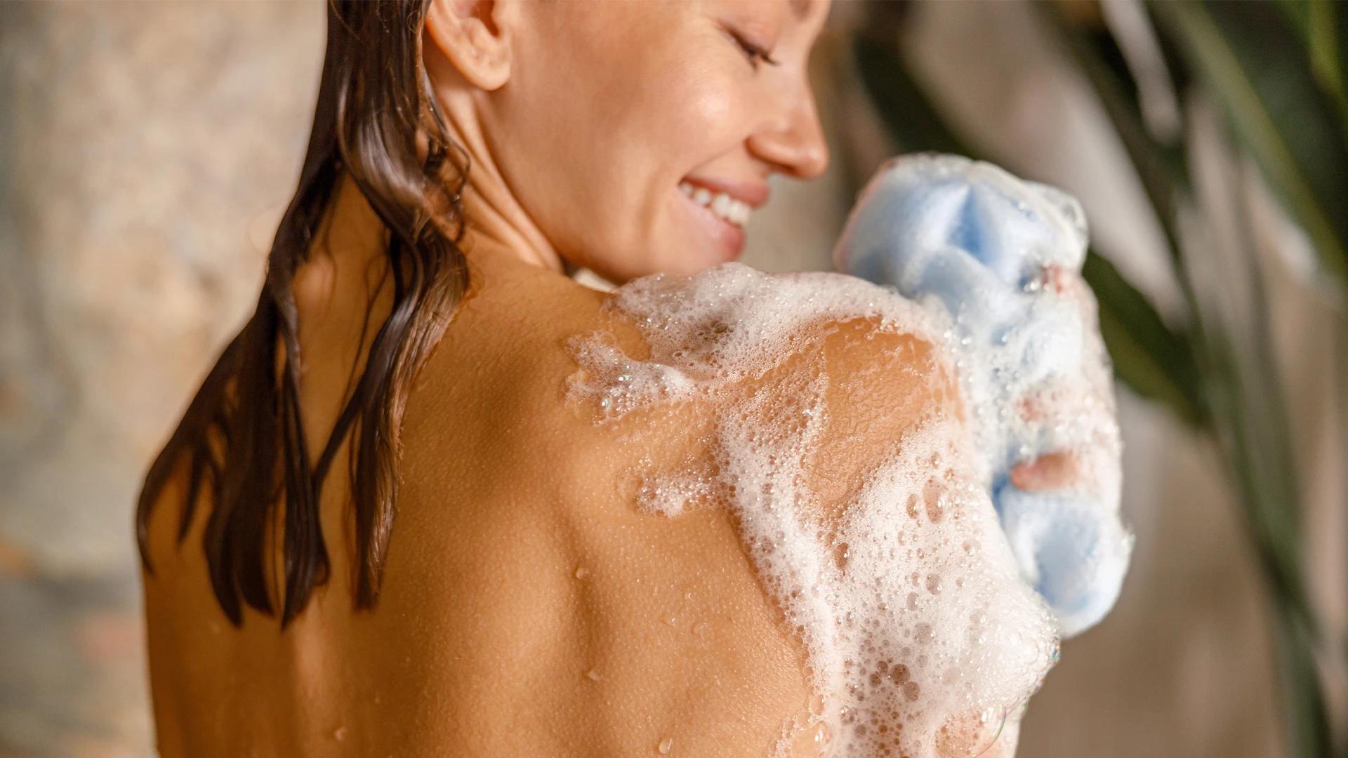 7 Best Body Washes for Women in India for Glowing Skin