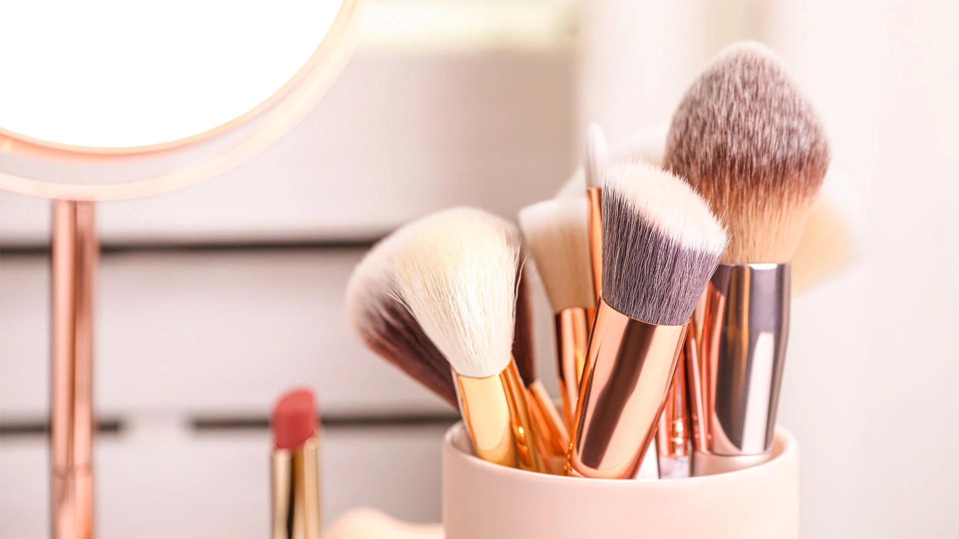 7 Best Foundation Brushes to Buy Online Now