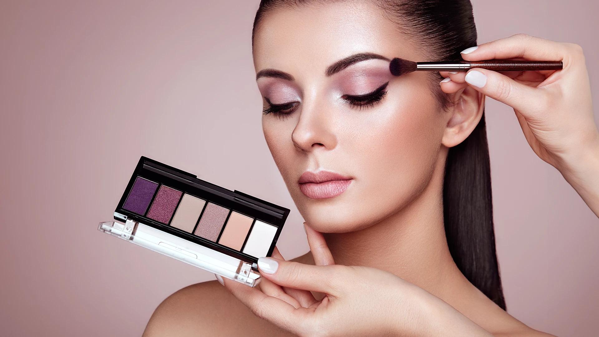 7 Budget Makeup Tutorials for Beginners