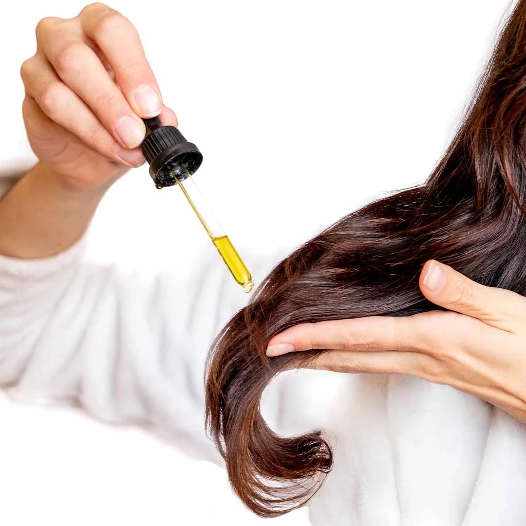 7 Incredible Castor Oil Benefits for Hair Growth & Shine