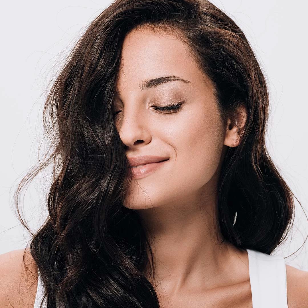 7 Top Hair Straightening Serums in India 2024