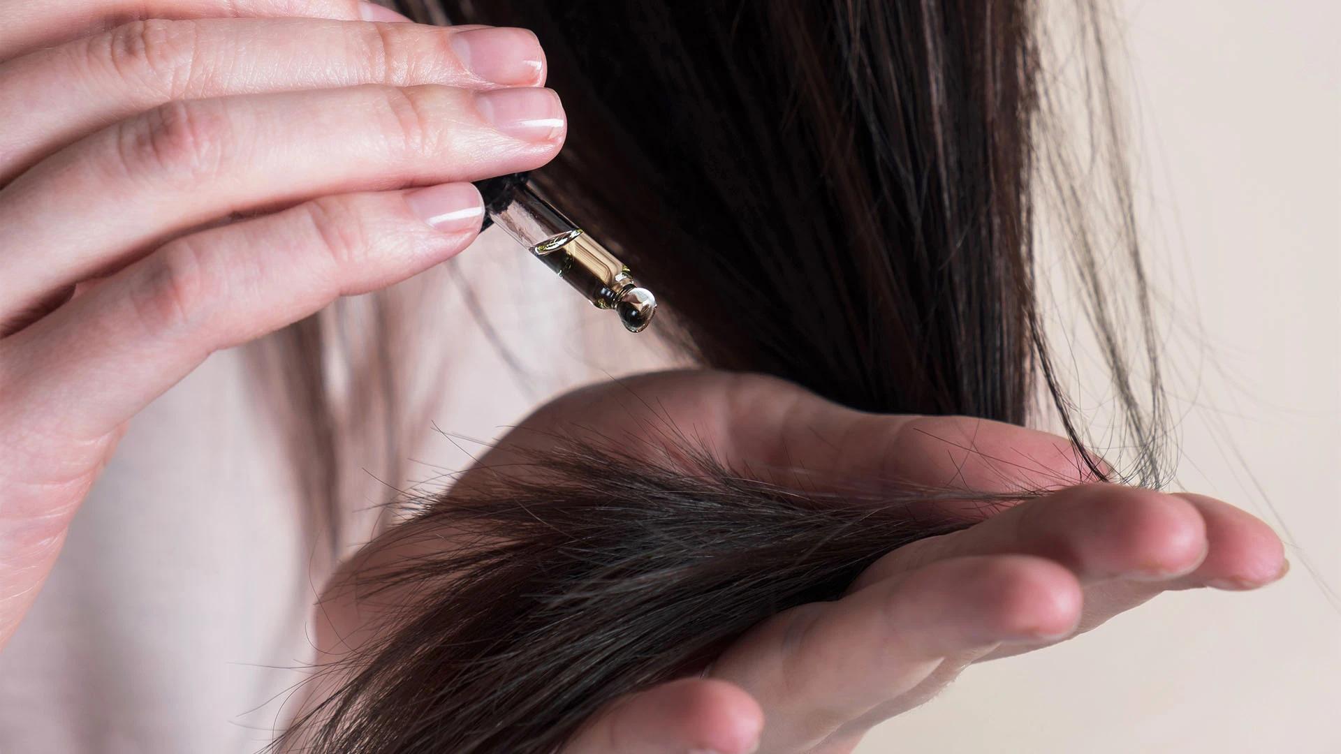 9 Doctor Recommended Oils for Hair Growth & Regrowth