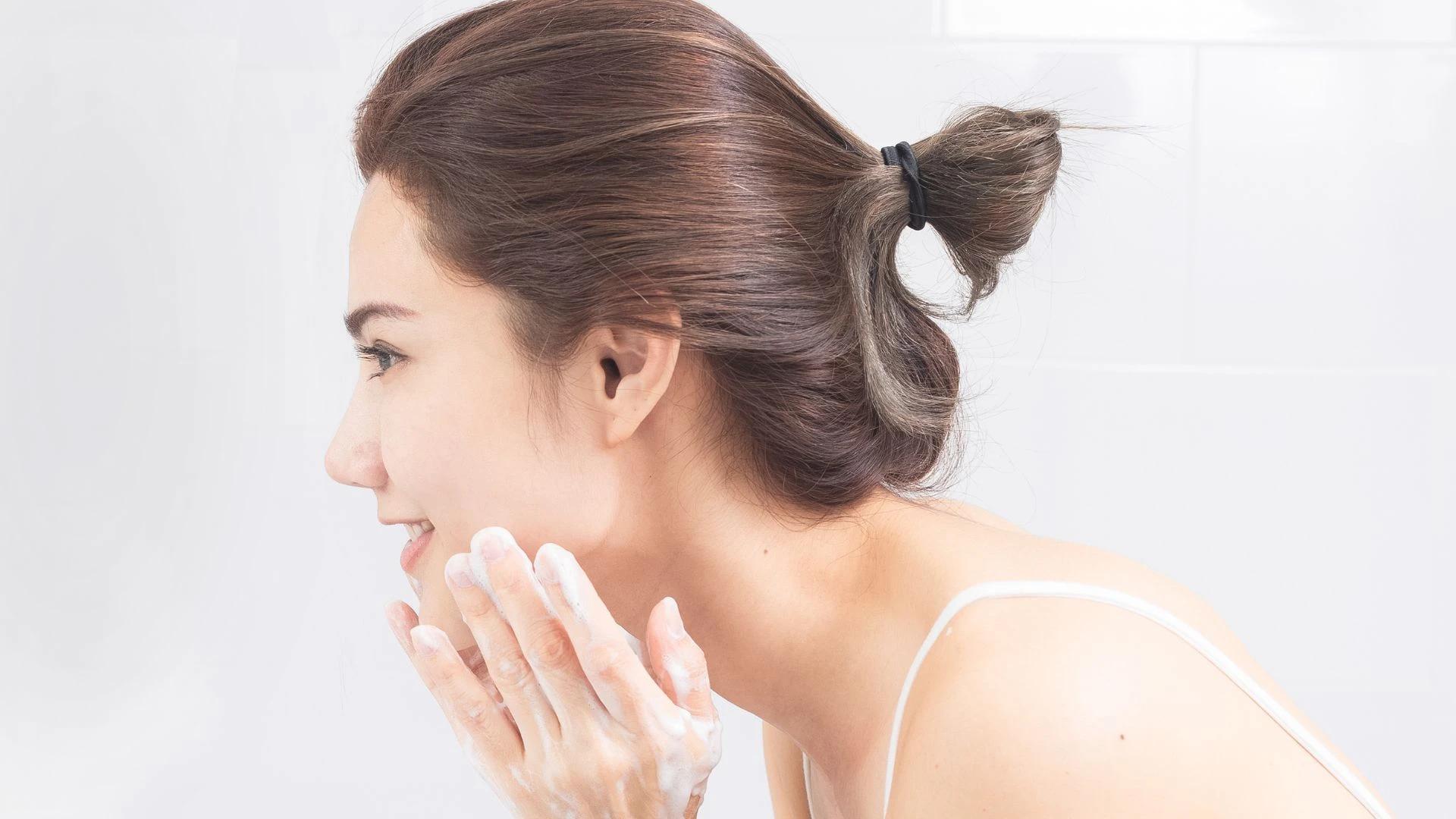 9 Garnier Face Wash Types for Women & Their Benefits