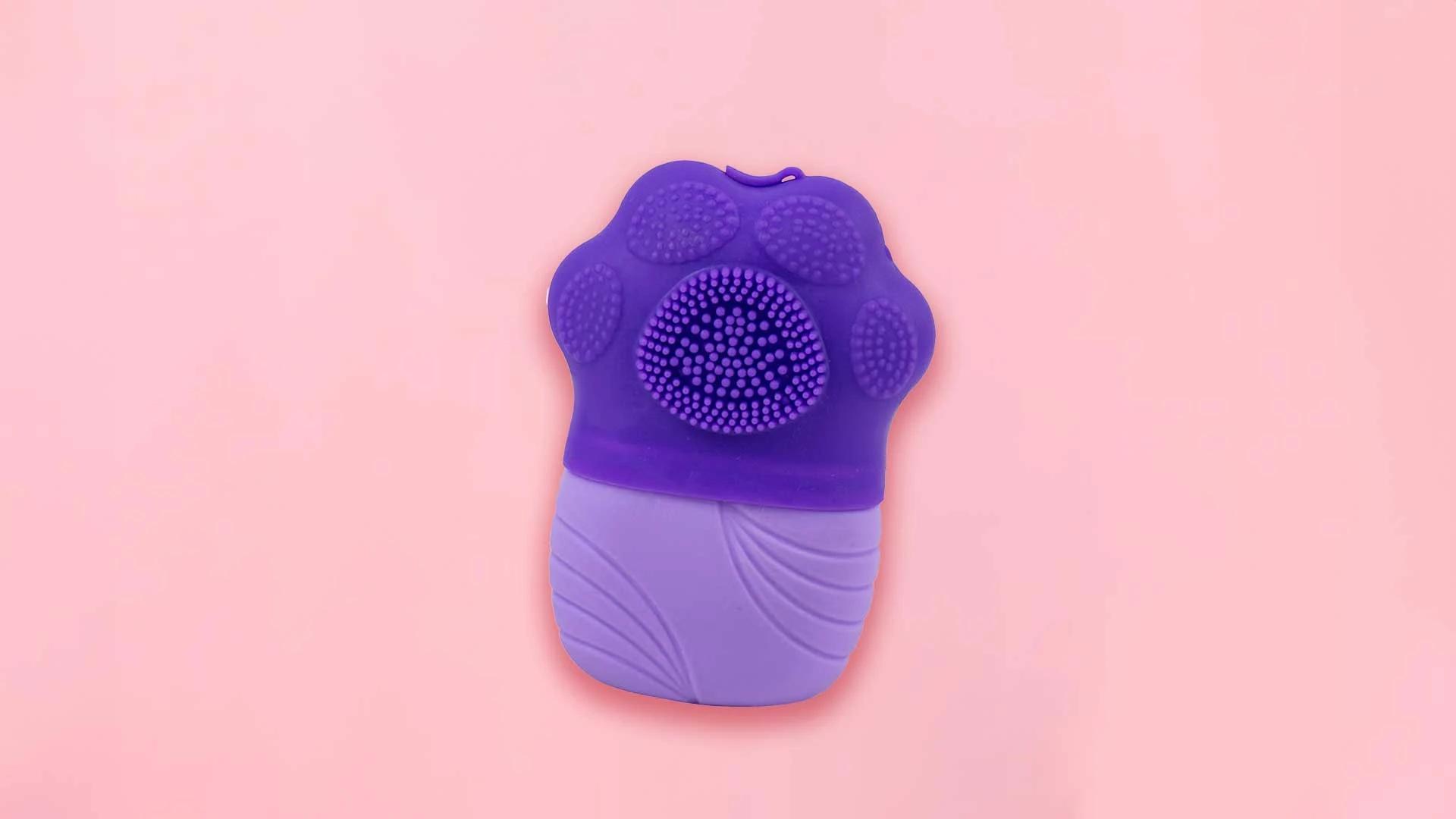 9 Silicone Scrubbers That Make Cleaning a Breeze