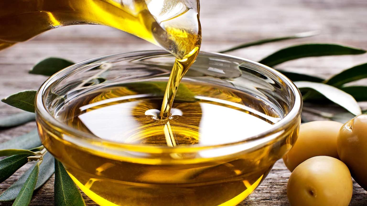 9 Surprising Jojoba Oil Benefits for Hair You Need to Know