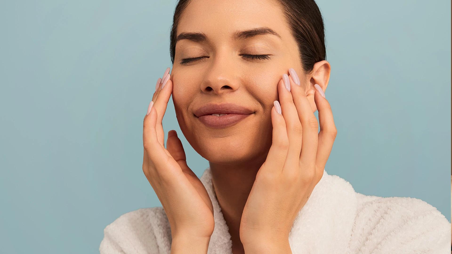 Can You Apply Moisturizer After Serum? FAQs Answered