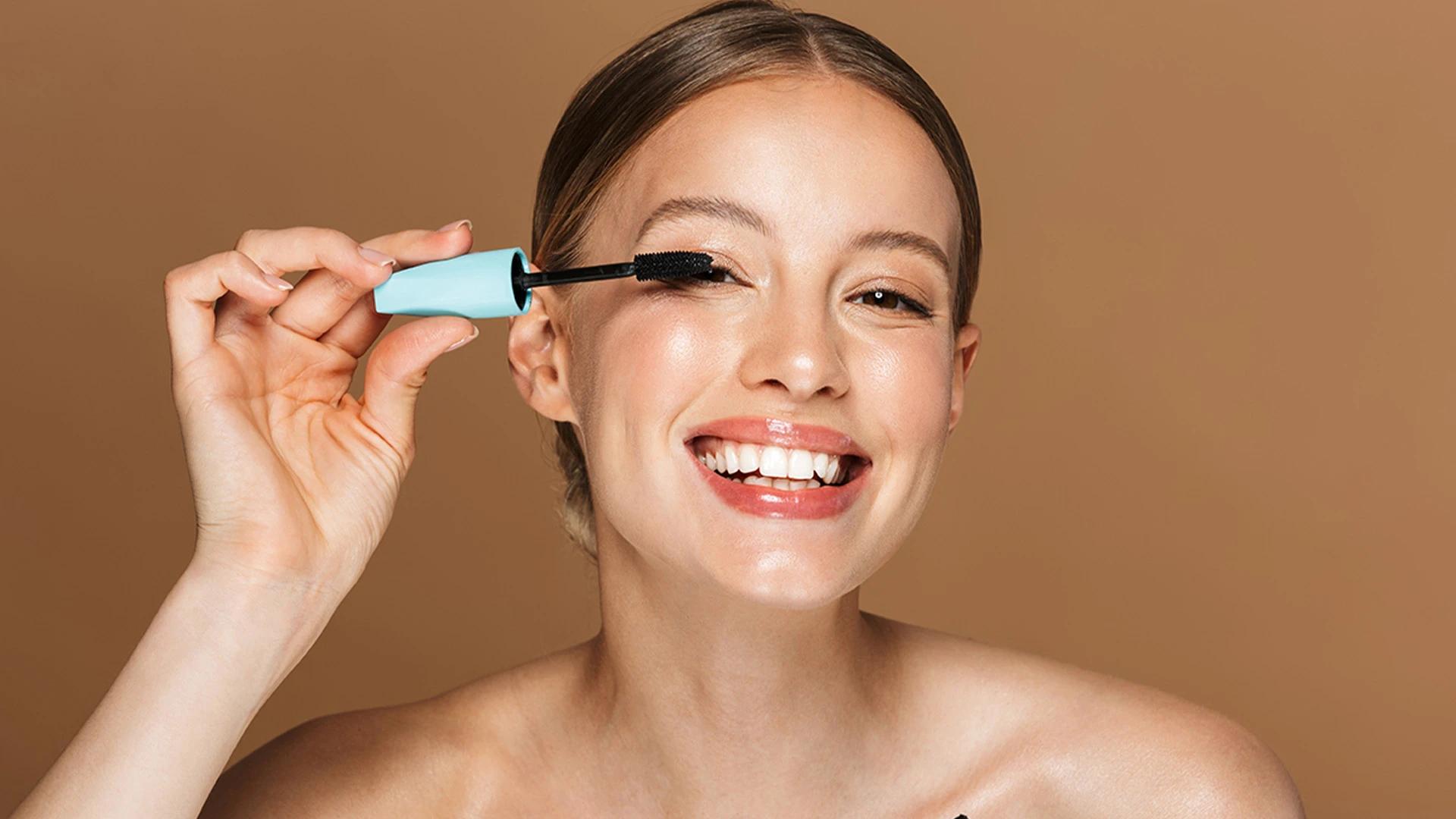How to Apply Eye Makeup: A Beginner's Guide