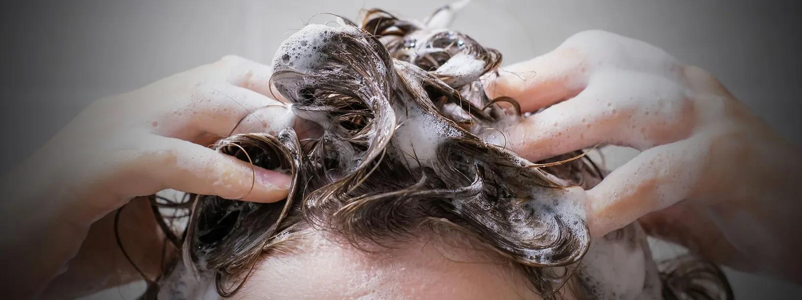 How to Choose Between Anti-Dandruff and Regular Shampoo