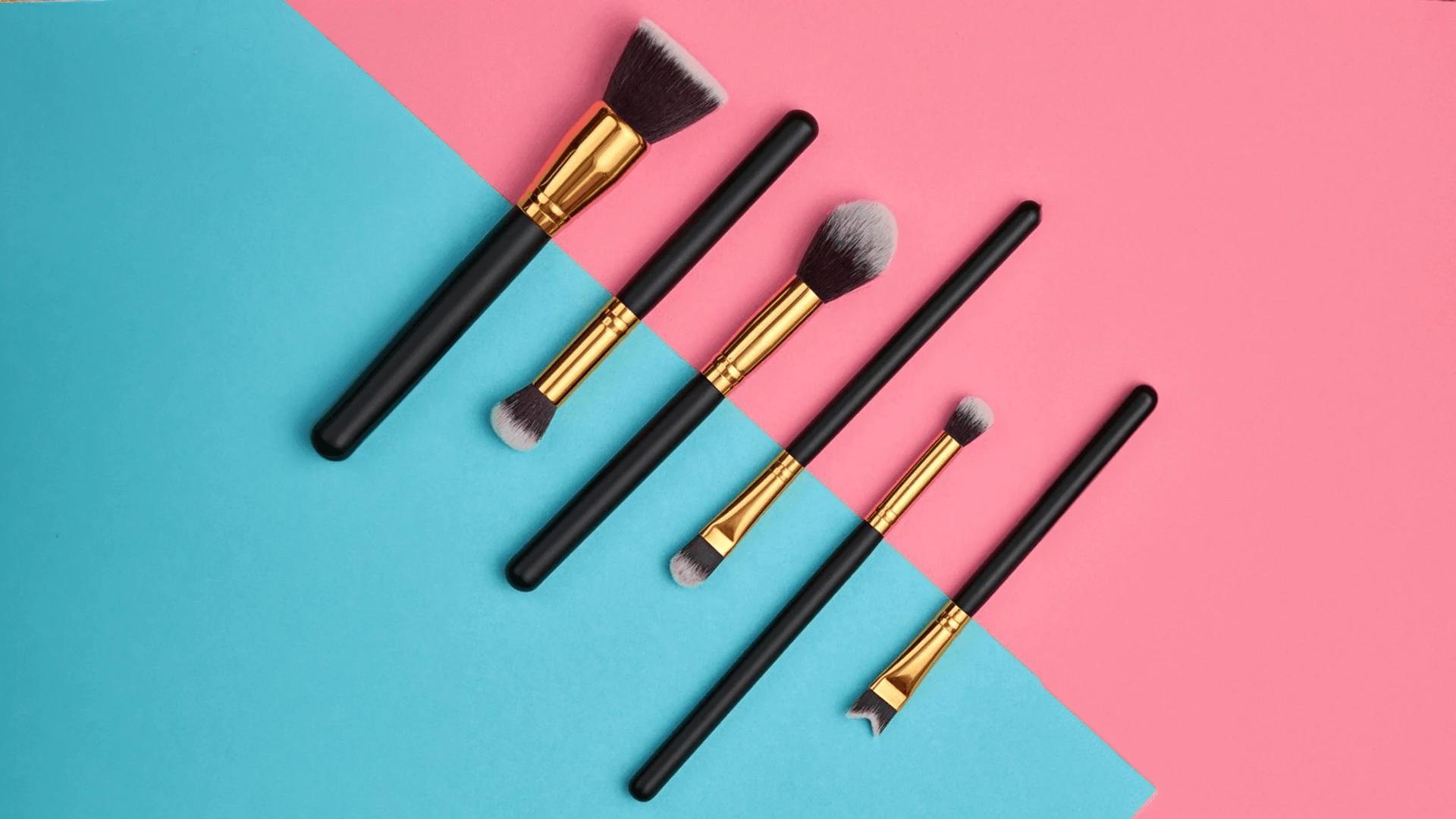 How to Choose Essential Makeup Brush Types