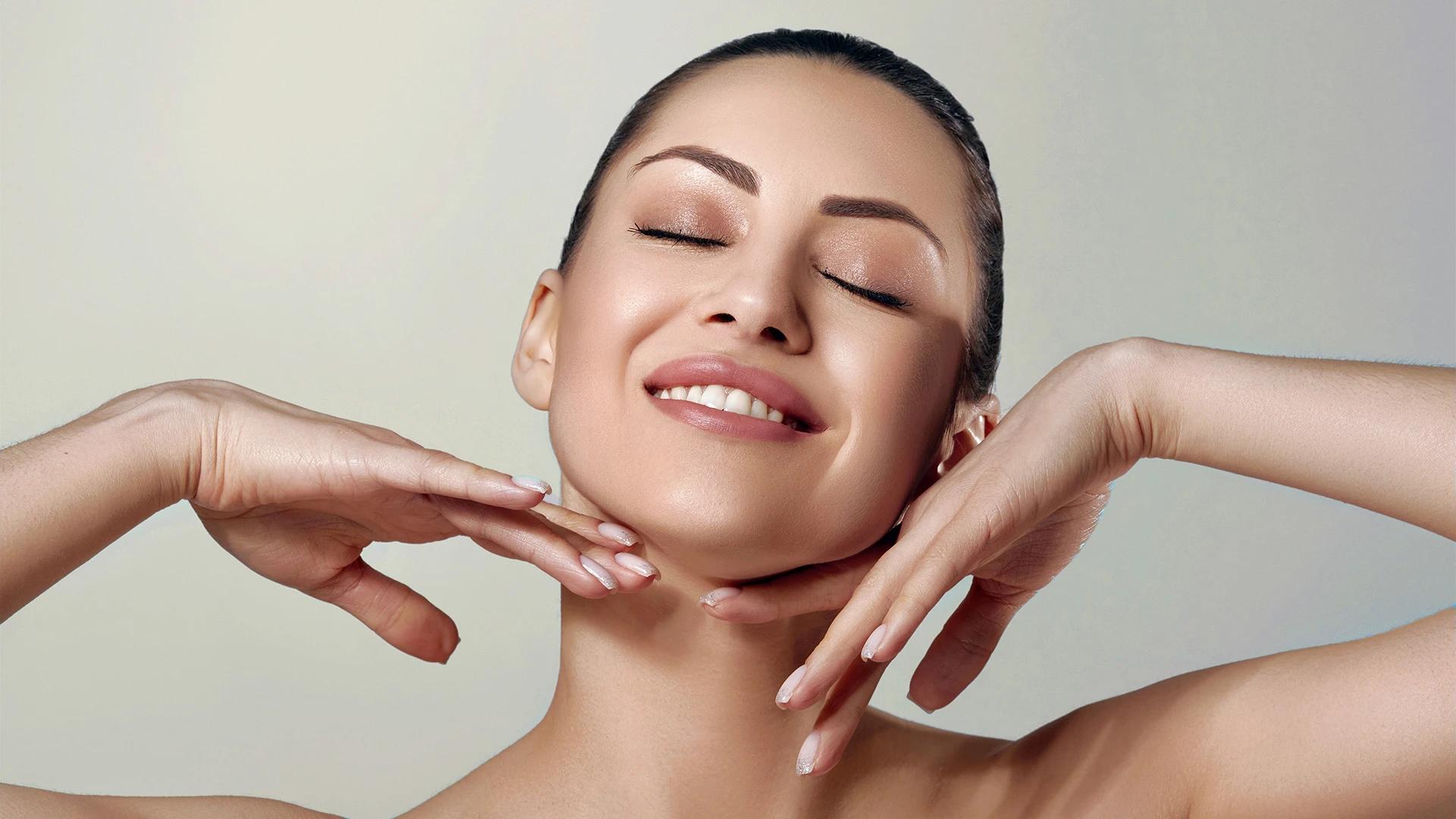 How to Control Sweat & Shine in Humid Weather