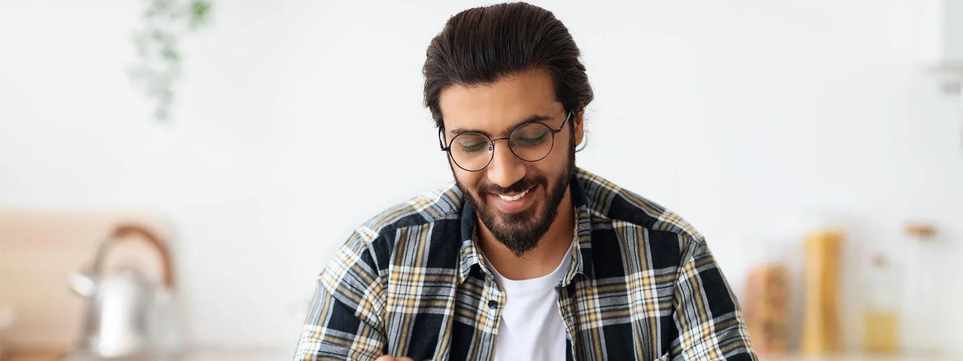 How to Exfoliate Men's Skin Gently for a Smoother Complexion