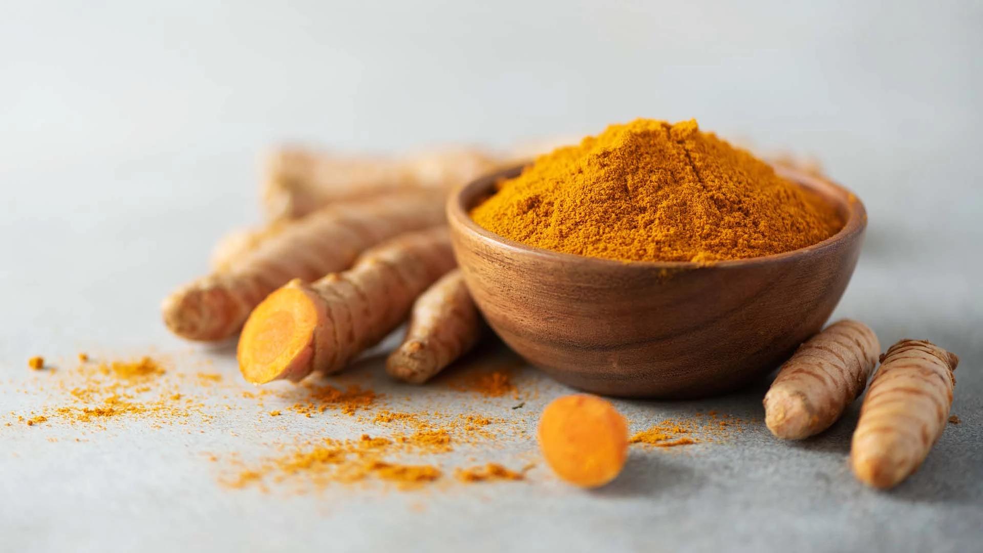 How to Make a Turmeric Mask for Radiant Skin
