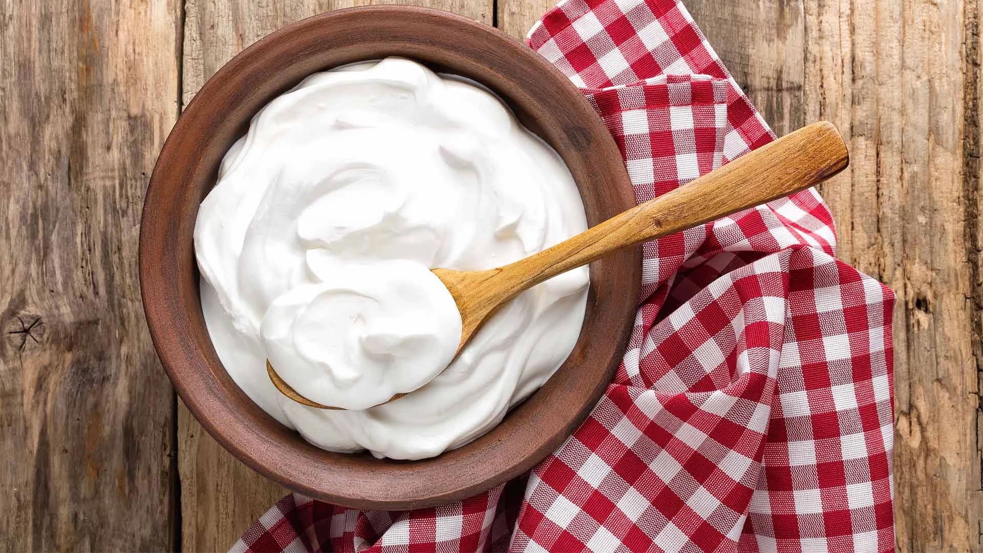 How to Tackle Dandruff with DIY Natural Remedies