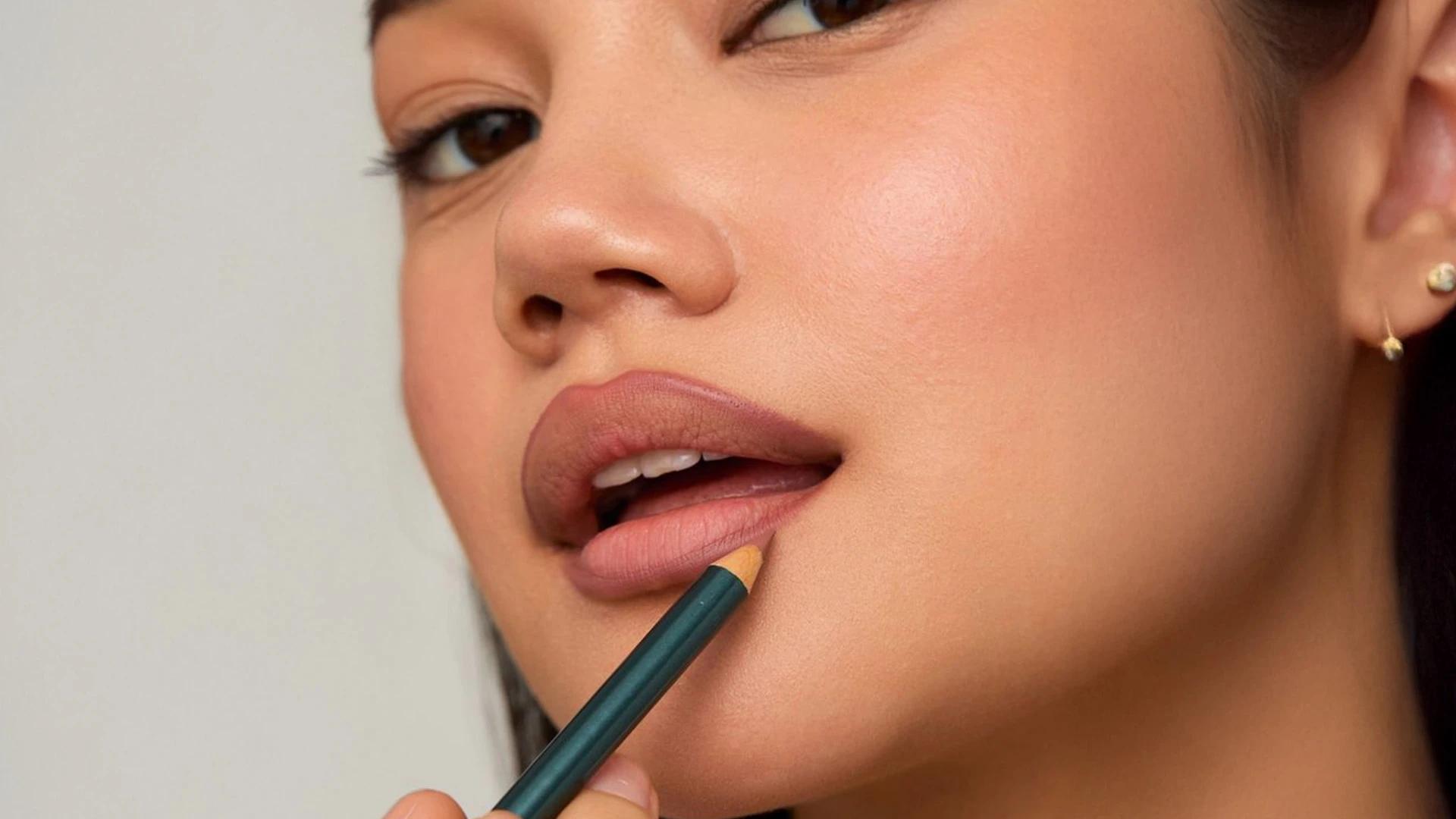 10 Brown Lipstick Shades to Embrace the Fall Makeup Trend