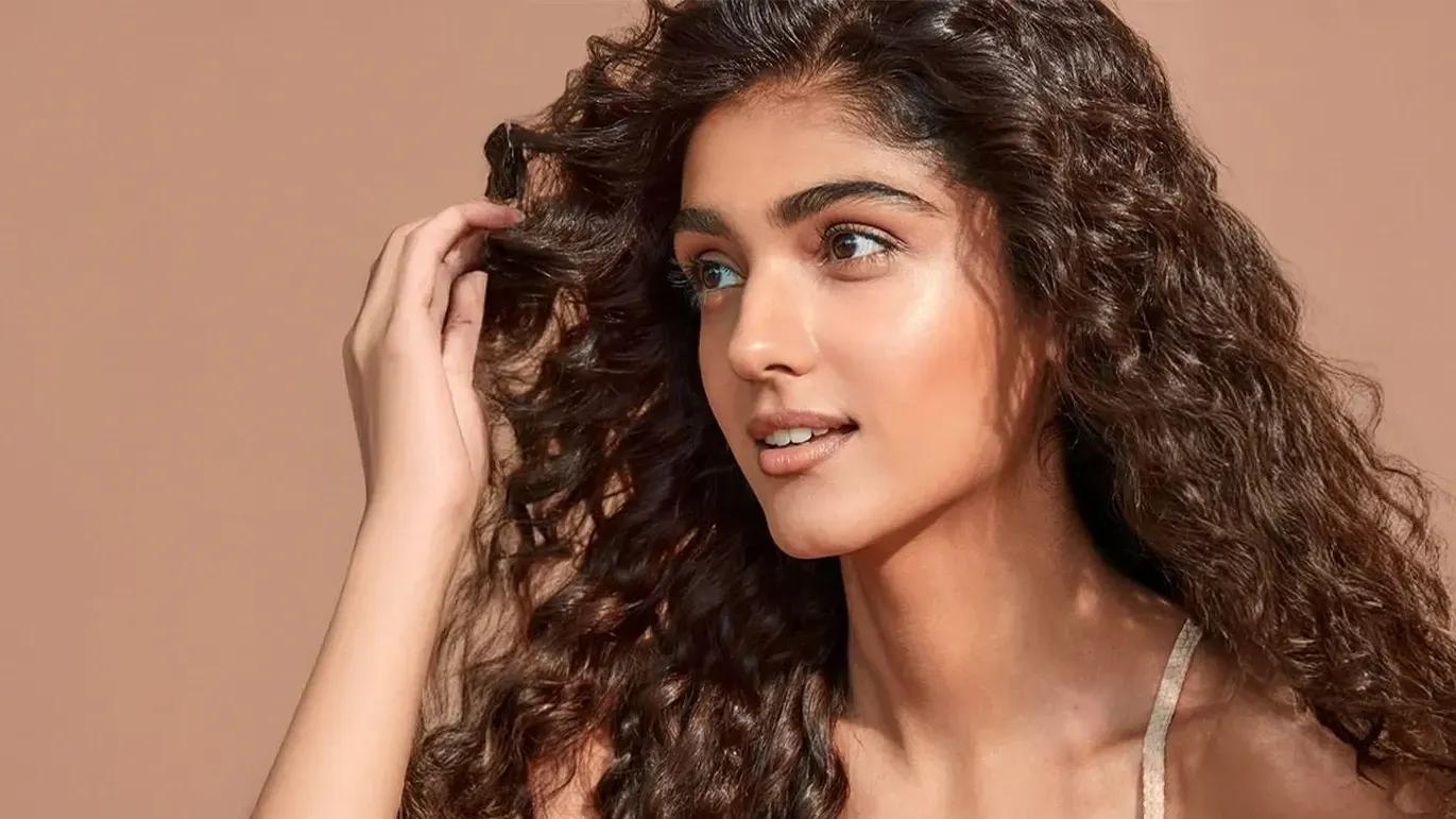 How to Tame Frizzy Hair: Complete Haircare Guide